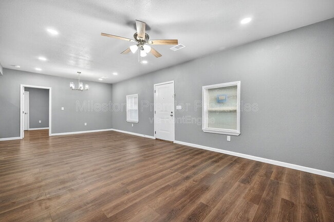 Building Photo - 103 W South St