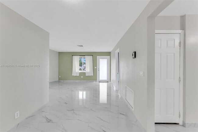 Building Photo - 7557 Farragut St