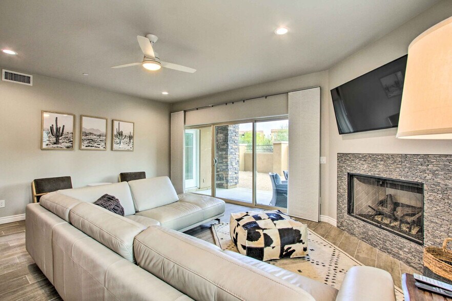 Building Photo - 6145 E Cave Creek Rd