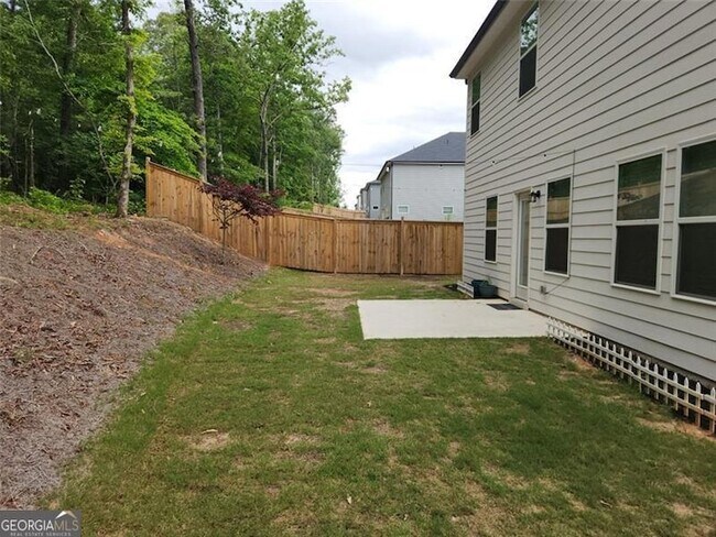 Building Photo - 235 Vly Oak Dr