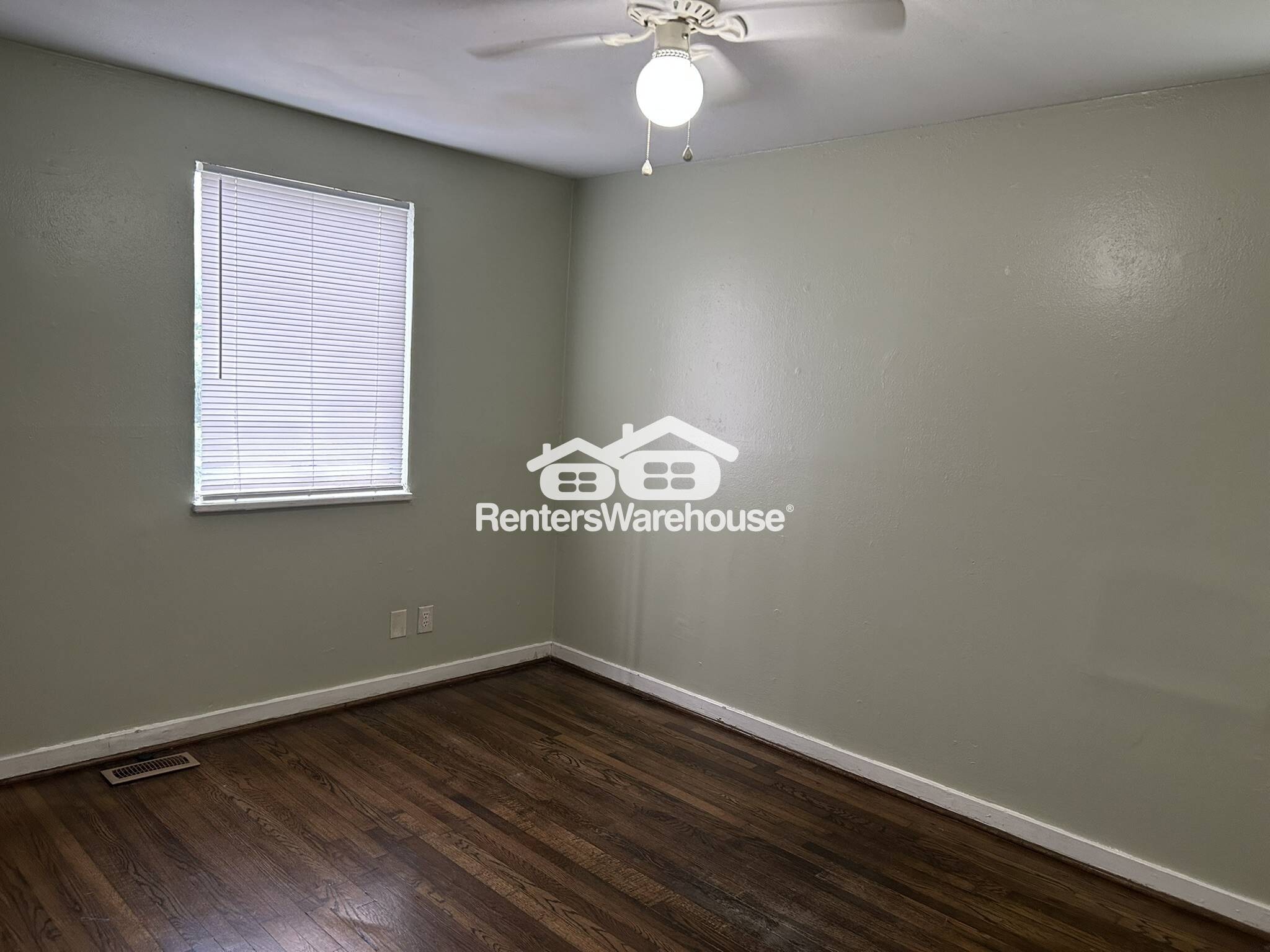 Building Photo - 629 Seminole Cir