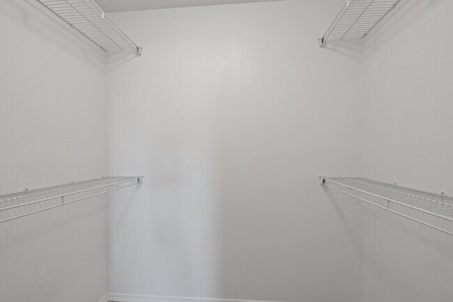Building Photo - 5468 Yew St W