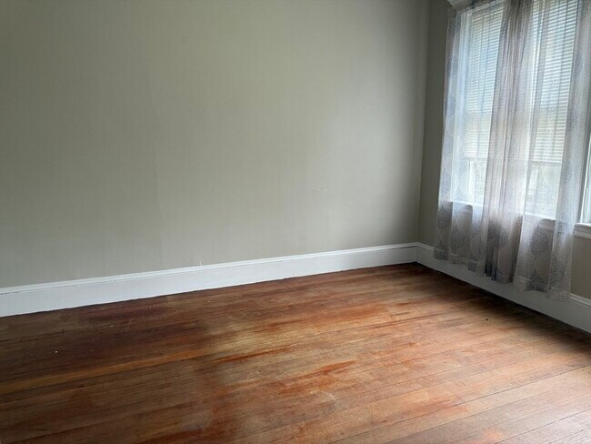 Building Photo - 31 Revere Rd