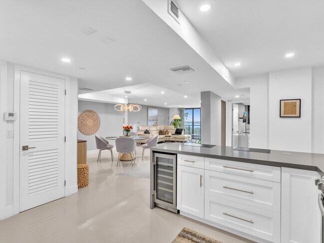 Building Photo - 3440 S Ocean Blvd