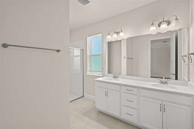 Building Photo - 5690 Long Shore Loop