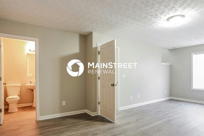 Building Photo - 3 Bedroom Pet-Friendly Home in Jonesboro, GA with Main Street Renewal