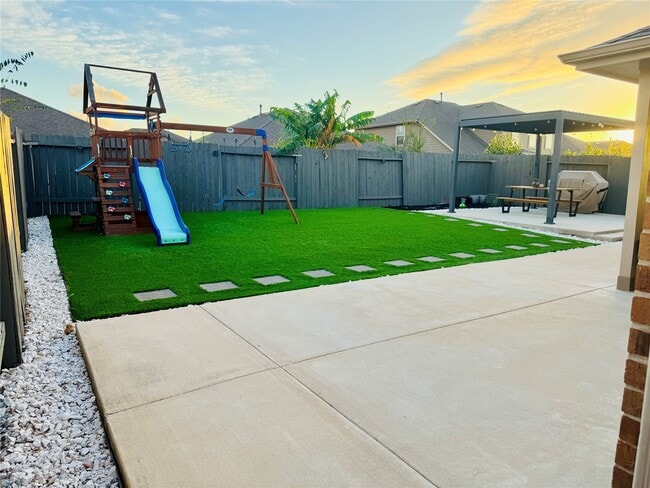 Building Photo - 18227 Grayson Blf Wy