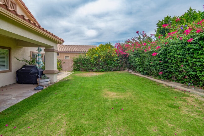 Building Photo - 45596 Torrey Pines Ct
