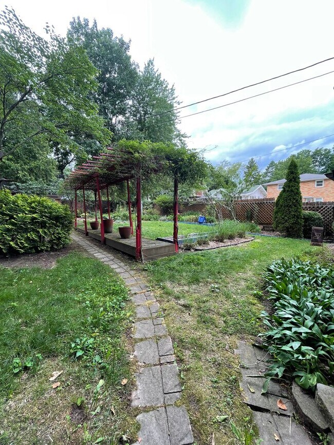 Building Photo - 3 Bedroom House Walking Distance to Purdue University