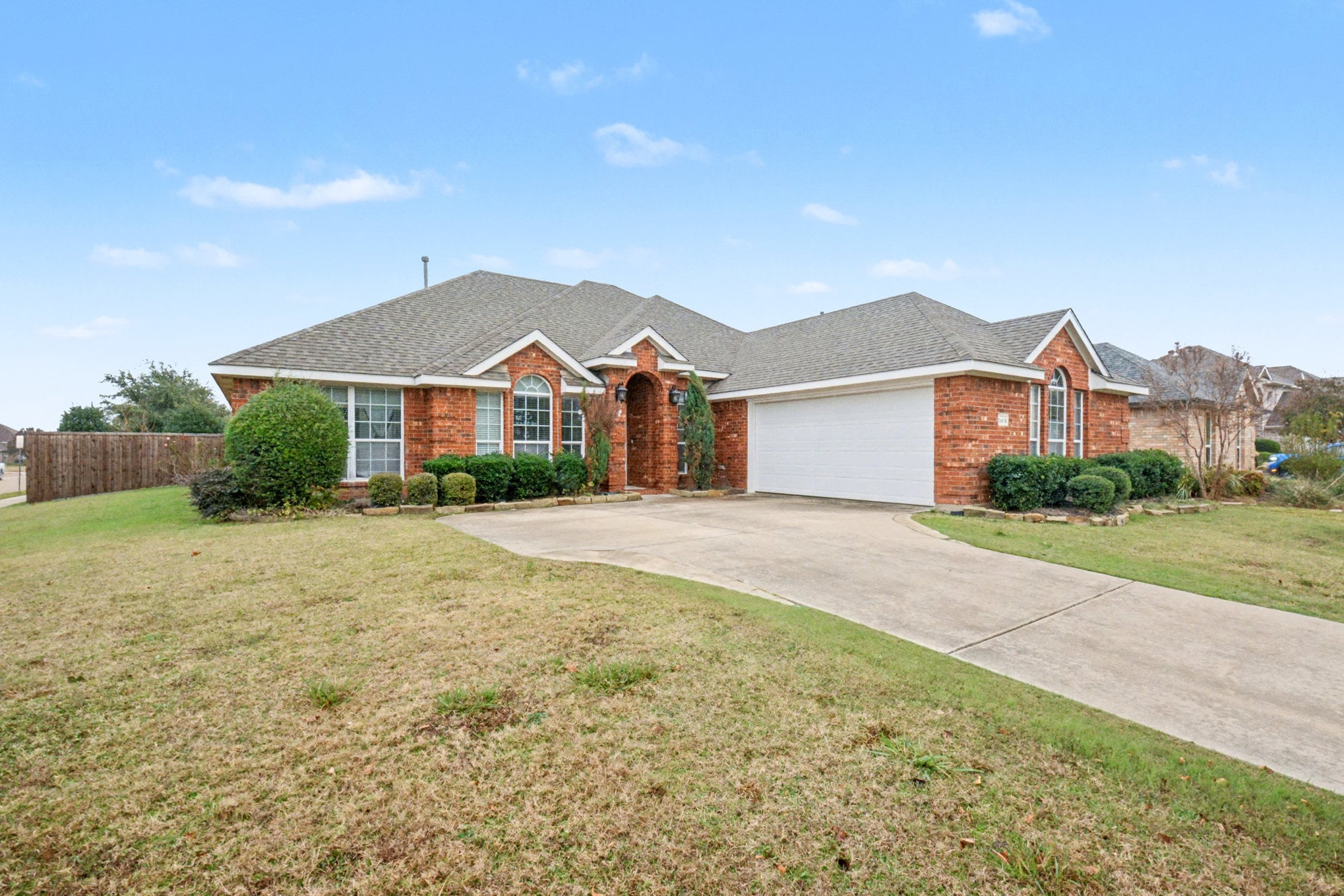 Building Photo - 5474 Golfside Dr