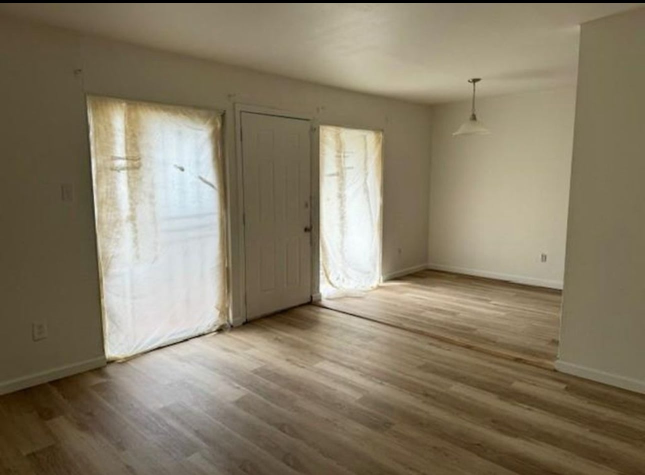 Building Photo - 1582 Crucero Dr