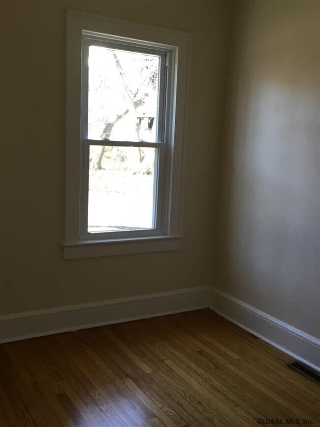 Building Photo - 3 Bogart Terrace