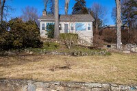 Building Photo - 16 Crescent Dr