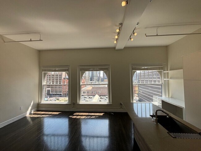Building Photo - Charming 1bd/1ba Condo – Denver Dry Goods ...