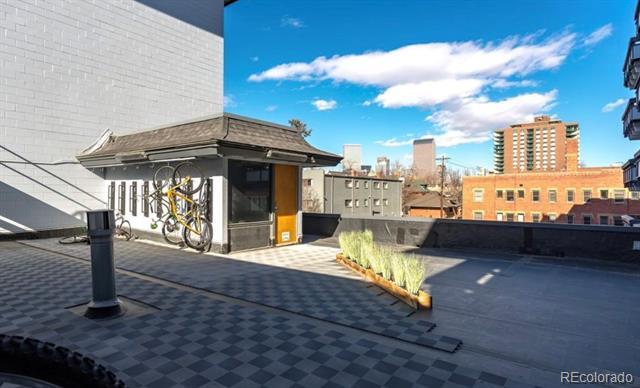 Building Photo - 555 E 10th Ave