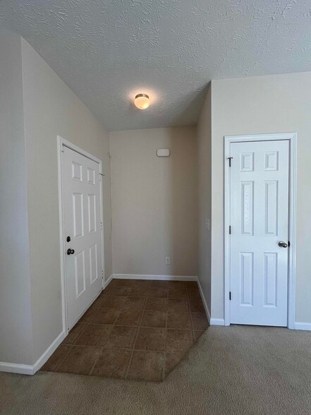 Building Photo - 9100 Carissa Dr