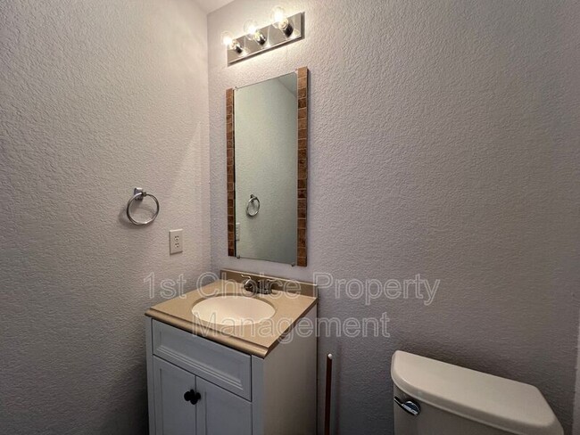 Building Photo - 9221 Comanche Ridge Dr