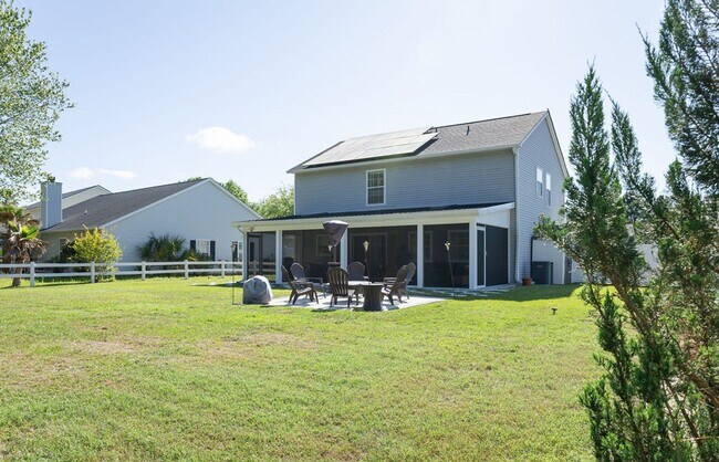 Building Photo - 7 Lakeside Dr