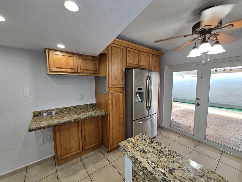 Building Photo - 2270 W 54th Pl