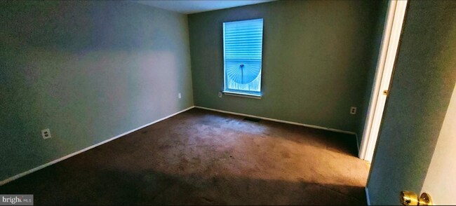 Building Photo - 2561 Robinson Pl