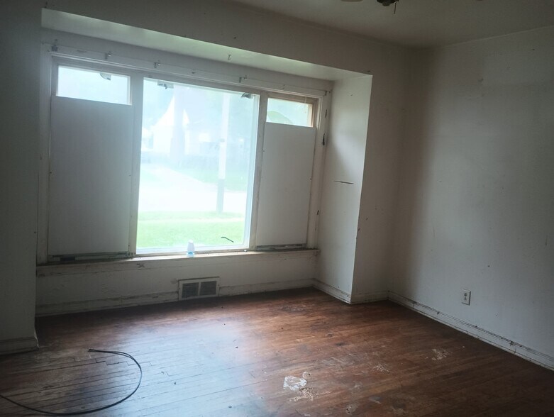 Building Photo - 2750 Golfside Ln