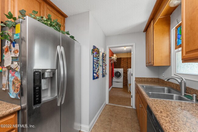 Building Photo - 121 Bluefish Ave