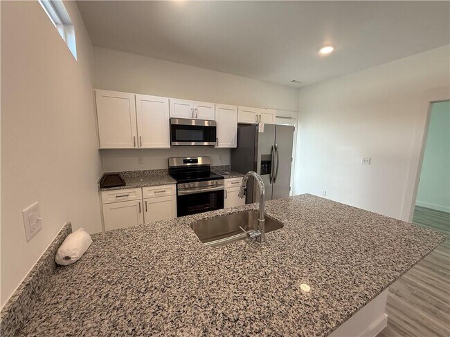 Building Photo - 1051 States Ave