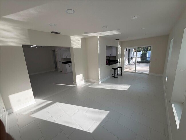 Building Photo - 8362 Tranquil Dr