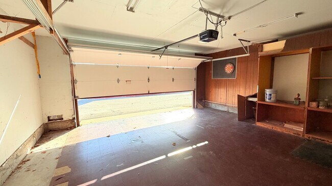 Building Photo - 1092 Melrose Ave