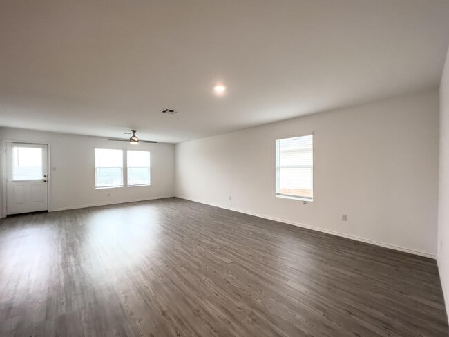 Building Photo - 5940 Sunset Song Ln