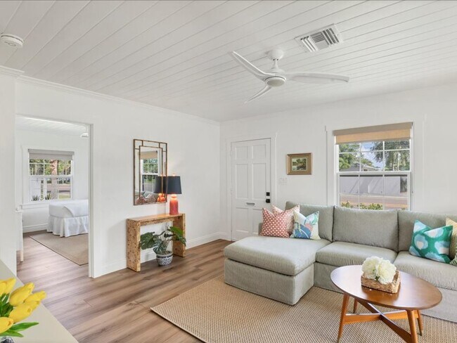 Building Photo - 2082 Webber St