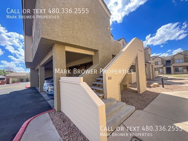 Building Photo - 2035 S Elm St