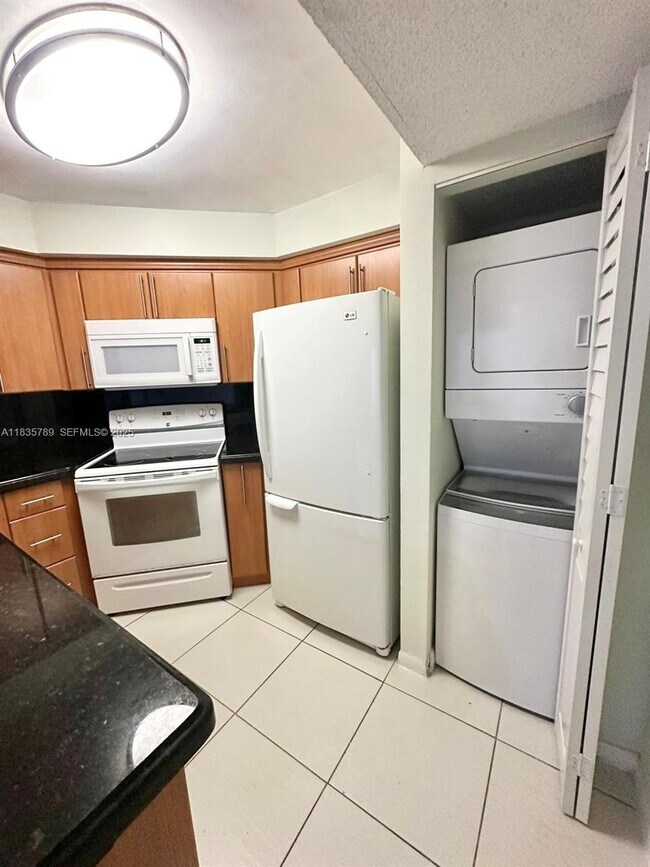 Building Photo - 8305 SW 152nd Ave