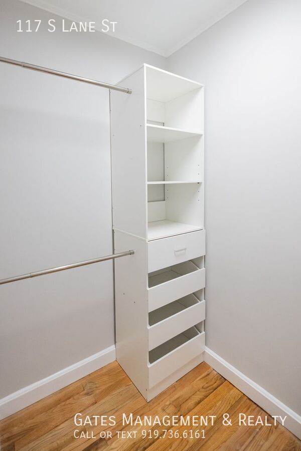 Building Photo - 117 S Lane St