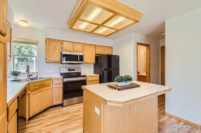 Building Photo - 455 Derry Dr