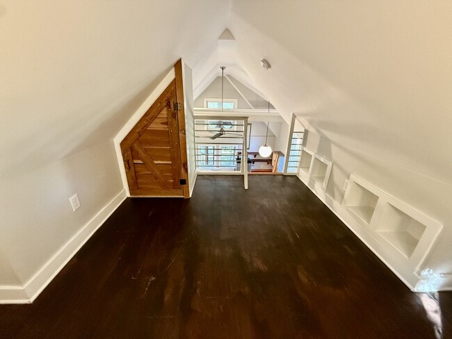 Building Photo - 574 Primitive St