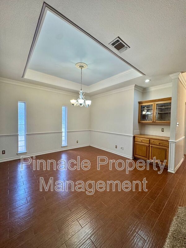 Building Photo - 1 Southridge Dr