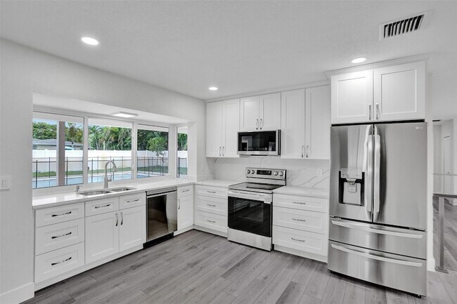 Building Photo - 5361 SW 7th St