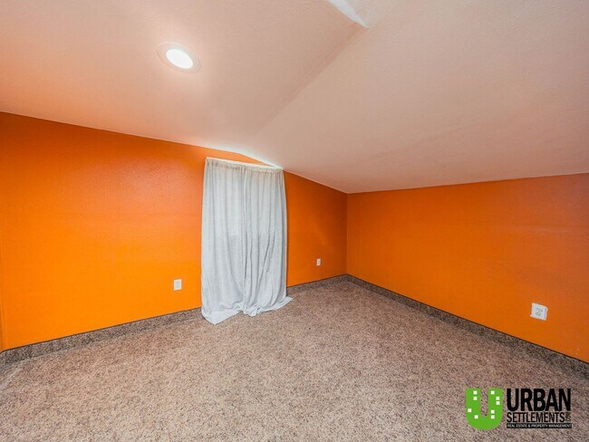 Building Photo - Charming 1-Bedroom Home with Cozy Upgrades...