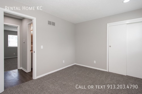 Building Photo - 1224 E Cothrell St