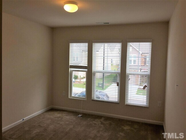 Building Photo - 1041 Laceflower Dr