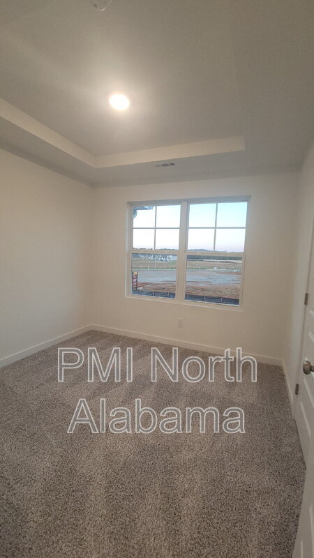 Building Photo - 7597 Discovery Pt Dr NW