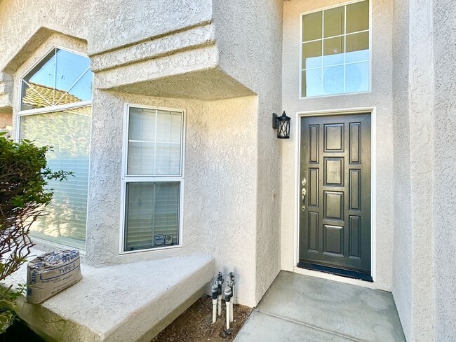 Building Photo - Beautiful & Updated Two-Story on a Quiet Cul-De-Sac, Private Fenced Yard Space, & Just Minutes to...