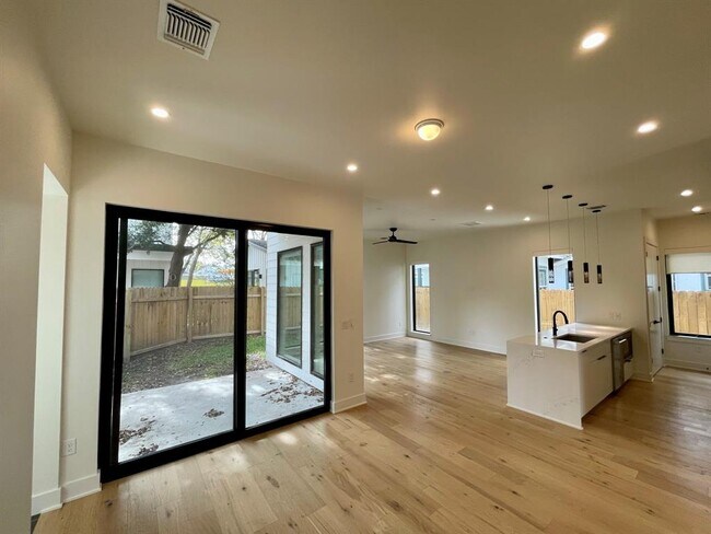 Building Photo - 1309 Palo Duro Rd