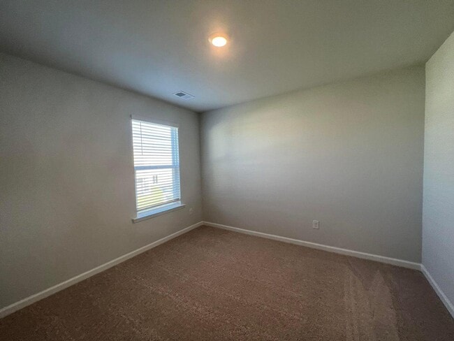 Building Photo - 309 Black Birch Dr