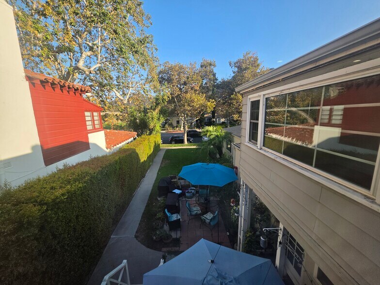 Building Photo - 2913 W Riverside Dr