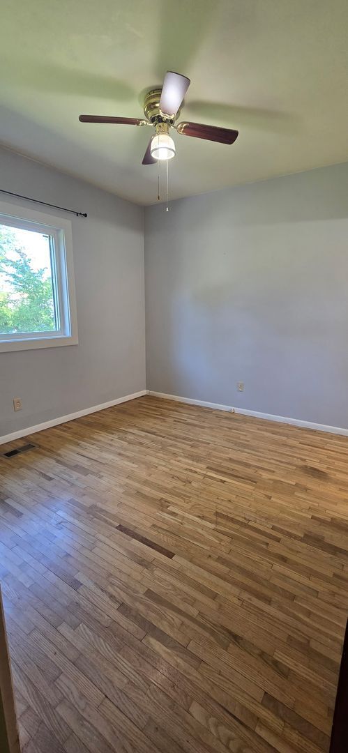 Building Photo - Adorable 3 Bedroom Home