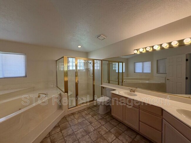 Building Photo - 3182 S Bloomington Dr W