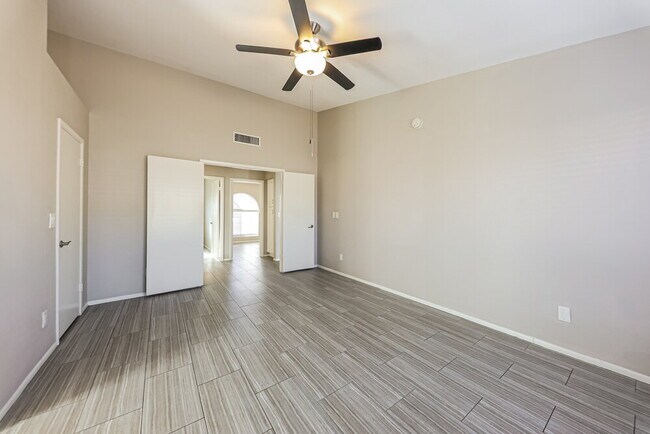 Building Photo - 8014 W Aster Dr