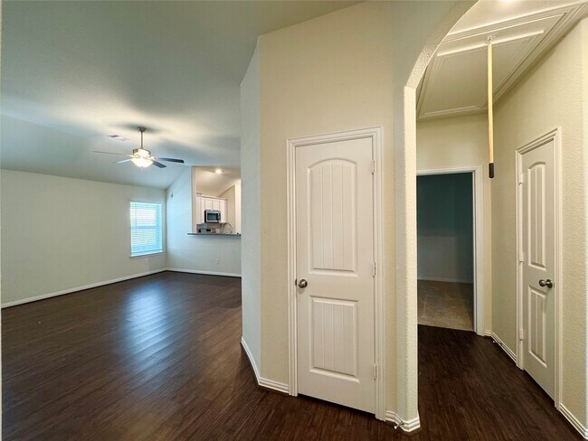 Building Photo - 9026 Beacon Mill Dr